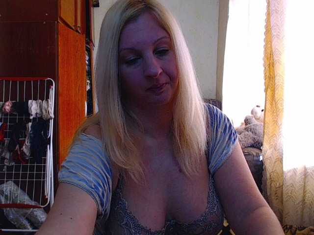 Live sex webcam photo for BustyBlondy #277695594