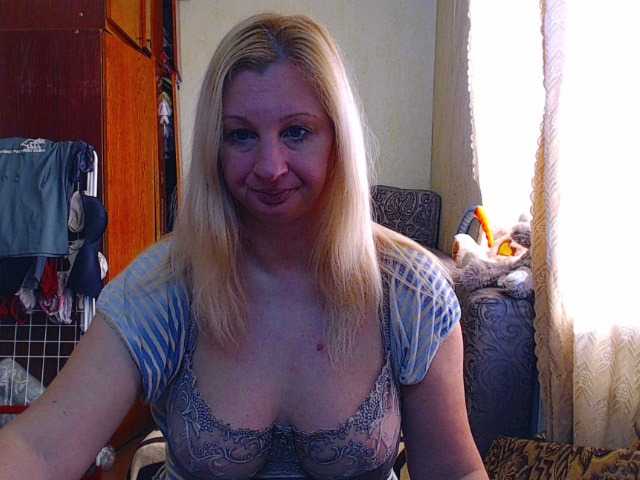 Live sex webcam photo for BustyBlondy #277715409