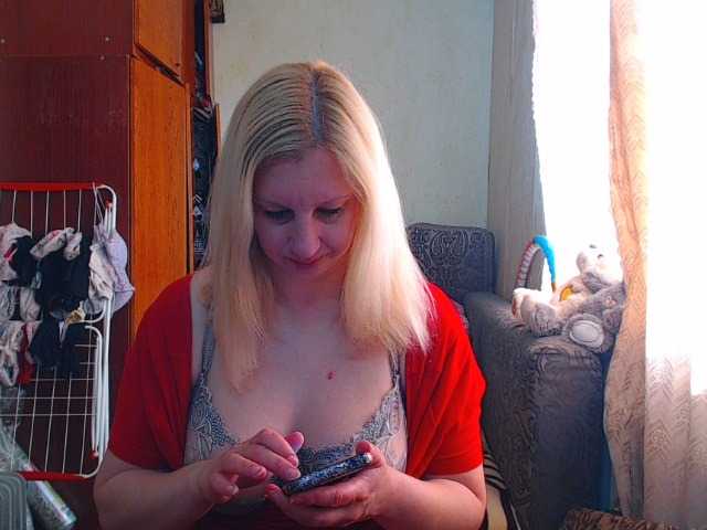 Live sex webcam photo for BustyBlondy #277924774