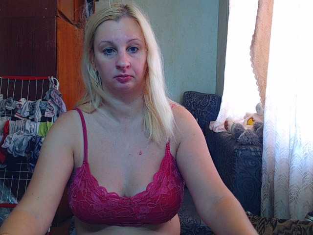 Live sex webcam photo for BustyBlondy #289015931