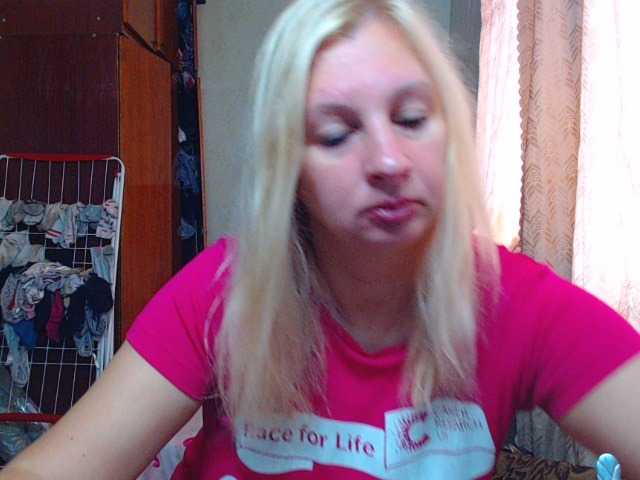 Live sex webcam photo for BustyBlondy #289985618