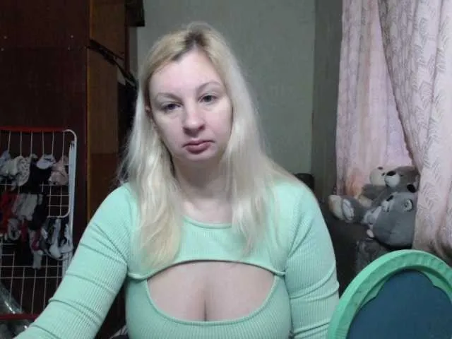 Live sex webcam photo for BustyBlondy #290306224