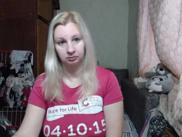 Live sex webcam photo for BustyBlondy #290352333