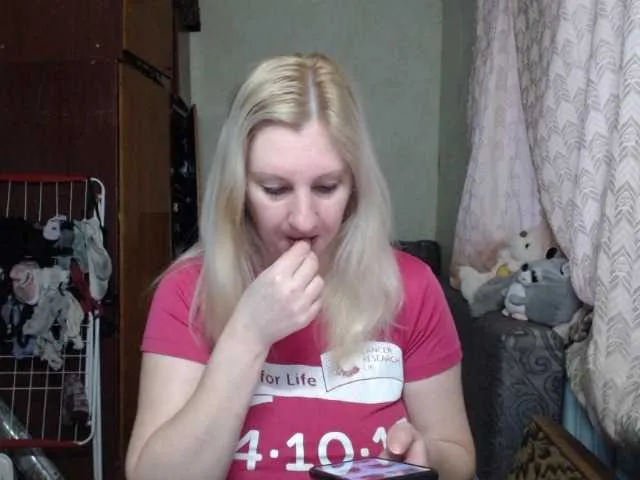 Live sex webcam photo for BustyBlondy #290373631