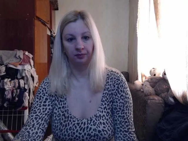 Live sex webcam photo for BustyBlondy #290438005
