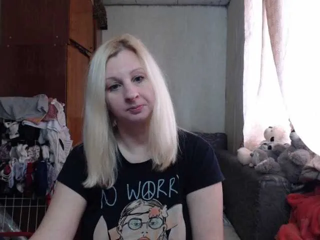 Live sex webcam photo for BustyBlondy #290446549