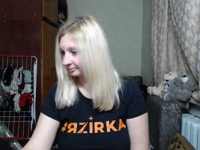 Live sex webcam photo for BustyBlondy #290569520