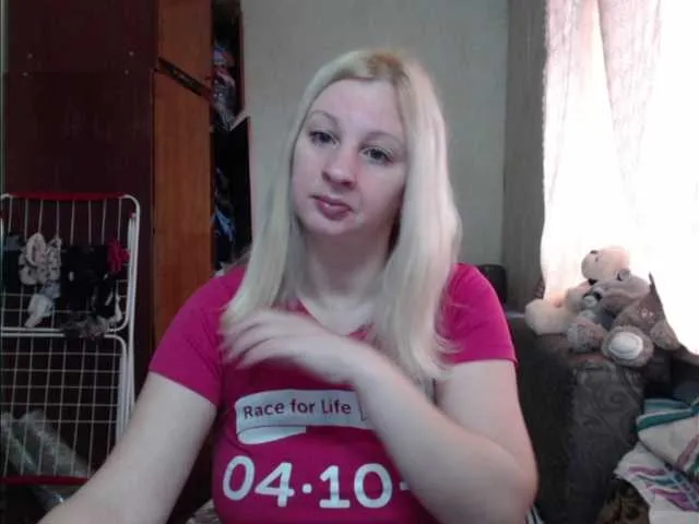 Live sex webcam photo for BustyBlondy #290605738