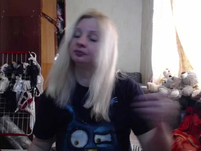 Live sex webcam photo for BustyBlondy #290646227