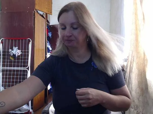 Live sex webcam photo for BustyBlondy #291850563