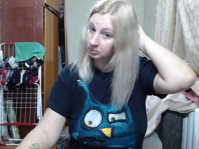 Live sex webcam photo for BustyBlondy #292263361