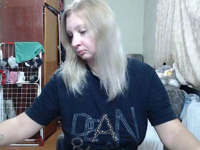 Live sex webcam photo for BustyBlondy #292269841