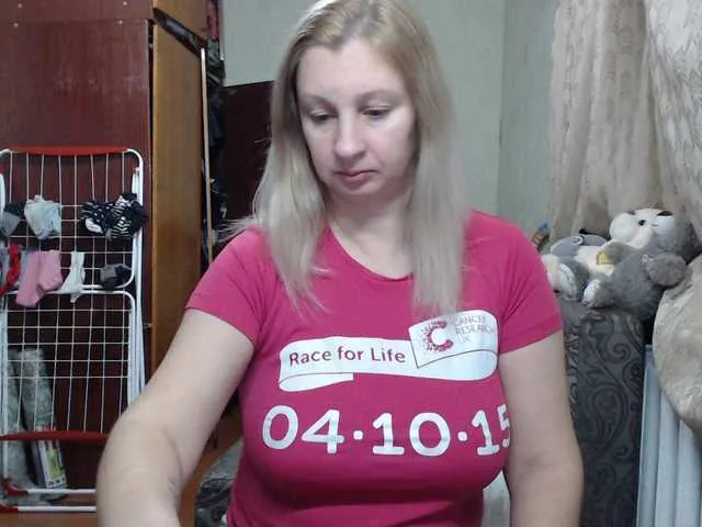 Live sex webcam photo for BustyBlondy #292277441