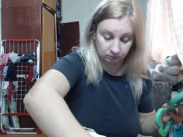 Live sex webcam photo for BustyBlondy #292308730