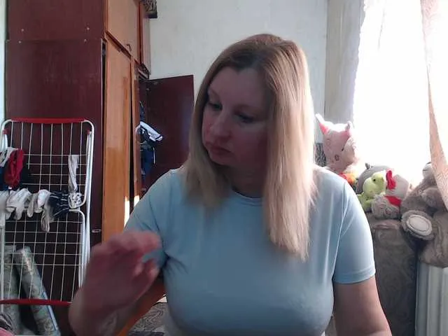 Live sex webcam photo for BustyBlondy #293513620