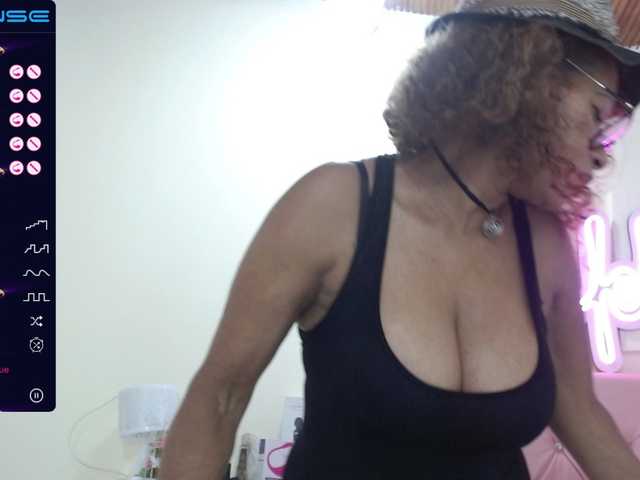 Live sex webcam photo for BustyXMilf #274556691