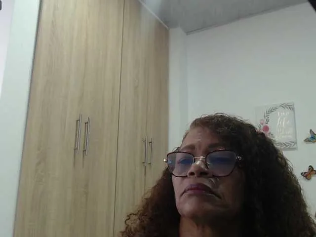 Live sex webcam photo for BustyXMilf #290554003