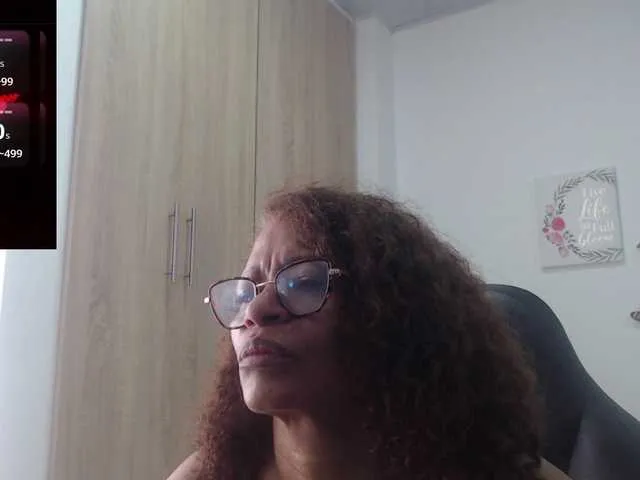 Live sex webcam photo for BustyXMilf #290596656