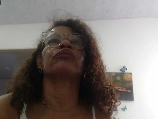 Live sex webcam photo for BustyXMilf #290711546