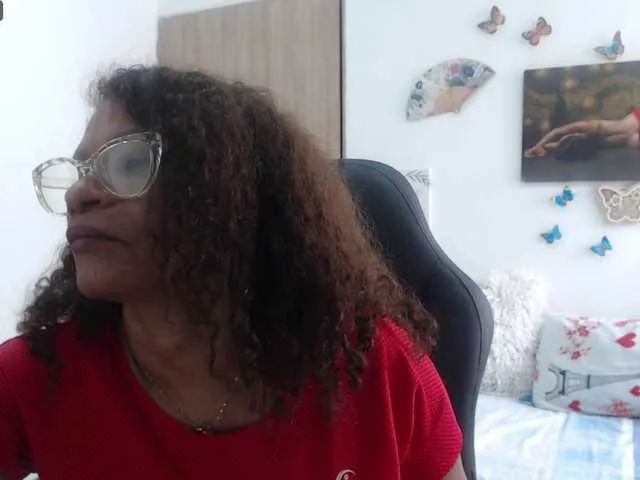 Live sex webcam photo for BustyXMilf #290726020