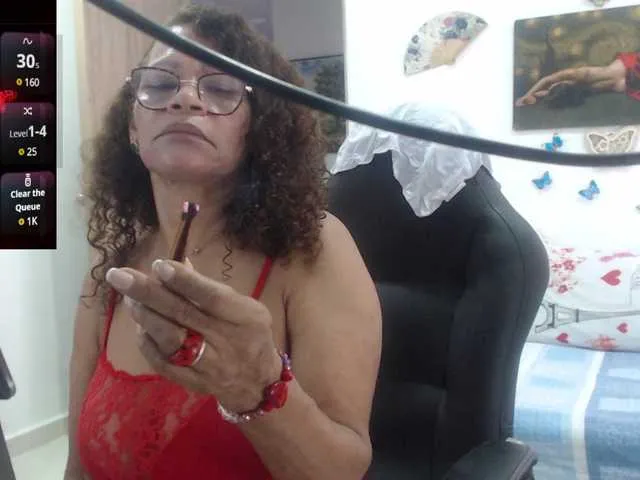 Live sex webcam photo for BustyXMilf #290749952