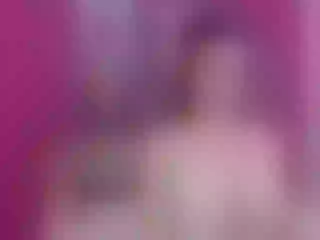 Live sex webcam photo for BustyxxHelen #271730760