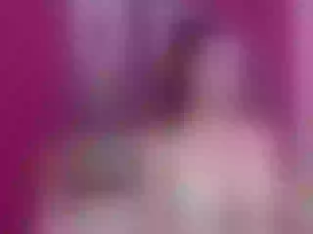 Live sex webcam photo for BustyxxHelen #271892903