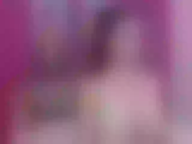 Live sex webcam photo for BustyxxHelen #271941680