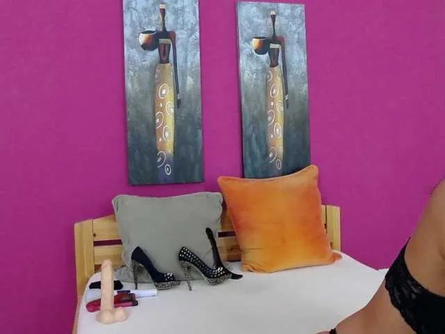 Live sex webcam photo for BustyxxHelen #272064940