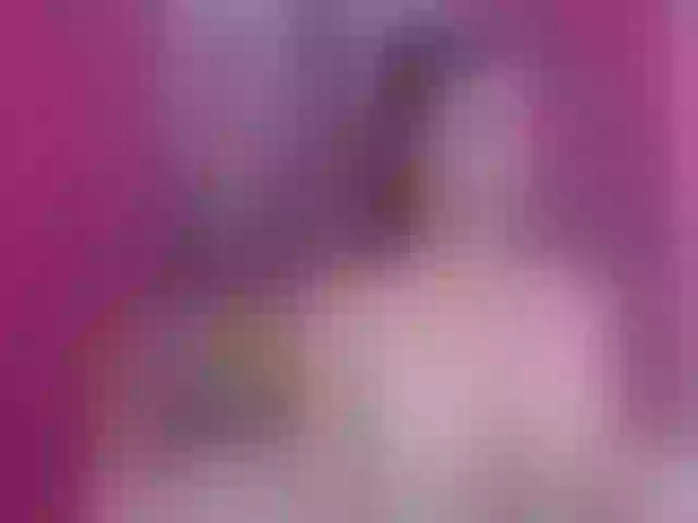 Live sex webcam photo for BustyxxHelen #272092515