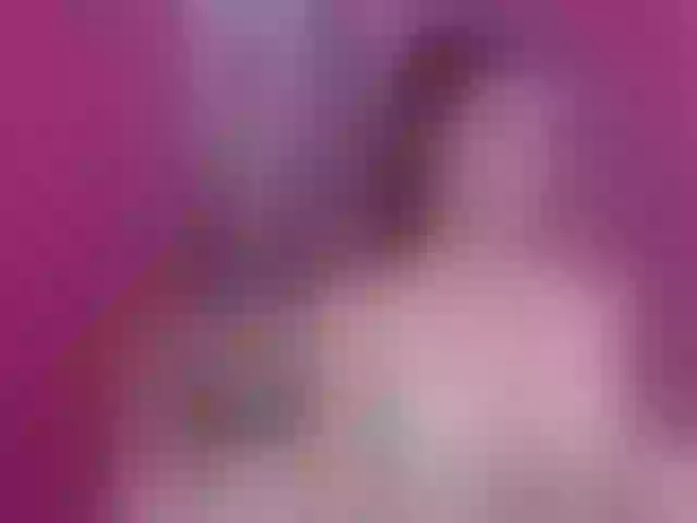 Live sex webcam photo for BustyxxHelen #273135922