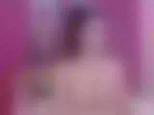 Live sex webcam photo for BustyxxHelen #273445667