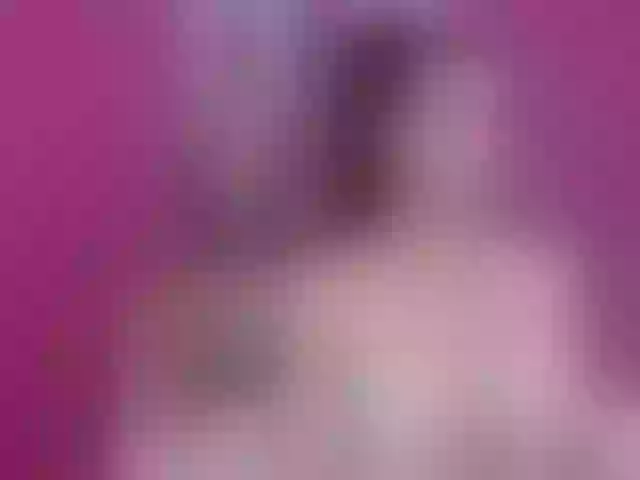 Live sex webcam photo for BustyxxHelen #273832448