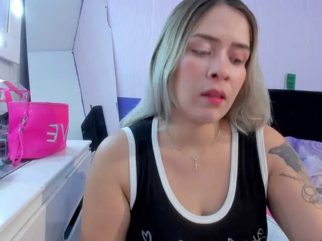 Live sex webcam photo for ByancaWinklar #290474182