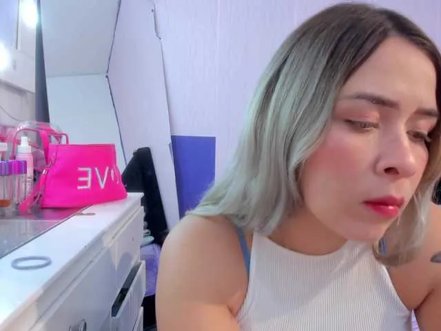 Live sex webcam photo for ByancaWinklar #290555019