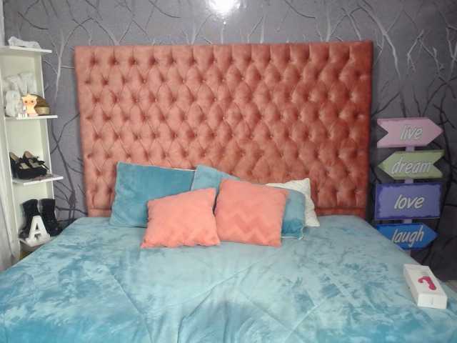 Live sex webcam photo for CAMILA-ROUS #275570913