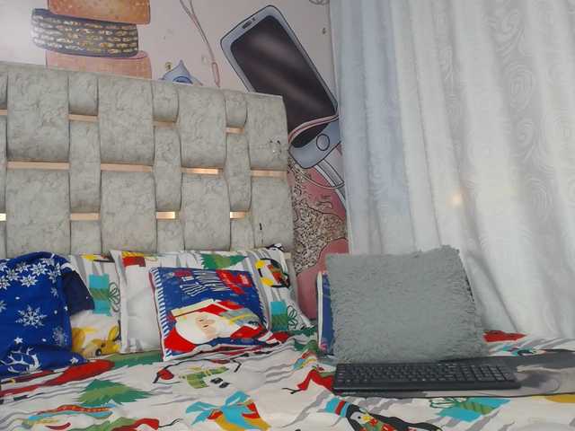 Live sex webcam photo for CAMILA-ROUS #276803952