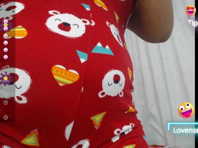 Live sex webcam photo for CAMILA-ROUS #276833375