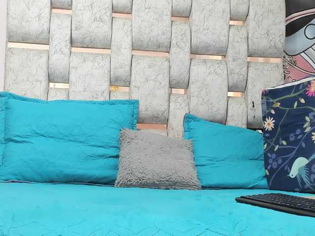 Live sex webcam photo for CAMILA-ROUS #277216509