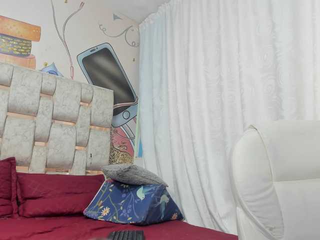 Live sex webcam photo for CAMILA-ROUS #277348189