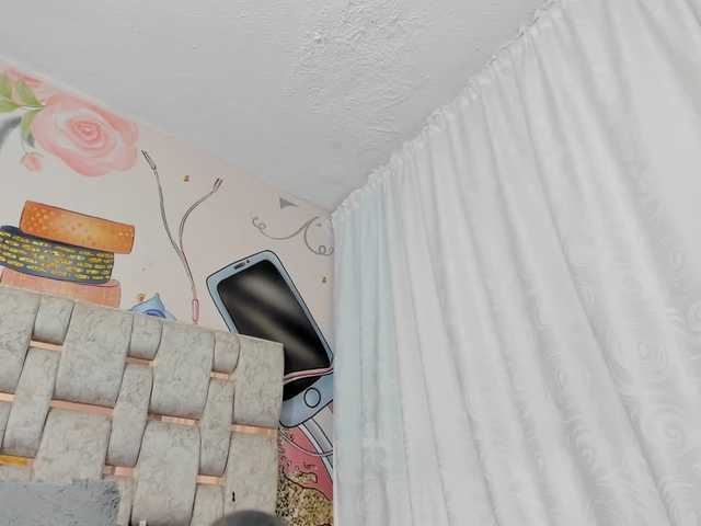 Live sex webcam photo for CAMILA-ROUS #277433125