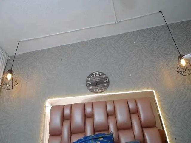 Live sex webcam photo for CAMILA-ROUS #277718691