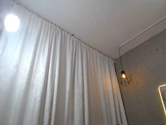 Live sex webcam photo for CAMILA-ROUS #277857402