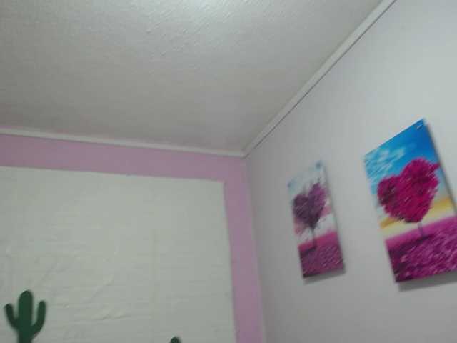 Live sex webcam photo for CAMILA-ROUS #291904035