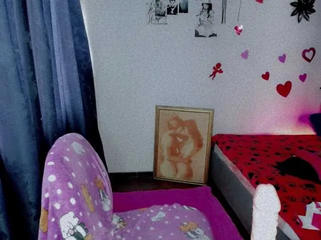 Live sex webcam photo for CANDY-SEXYY #273119860