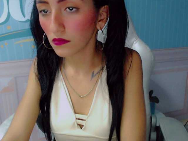 Live sex webcam photo for CANDYQUEEN1 #271960366