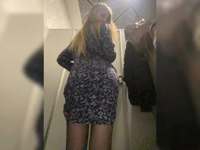 Live sex webcam photo for CEOsexKISS #273471904