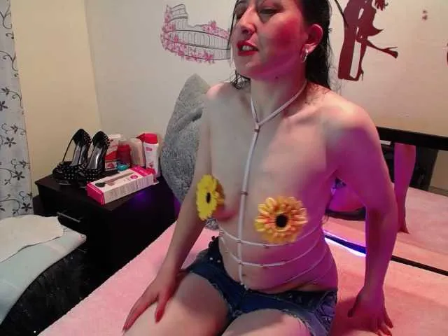 Live sex webcam photo for CHANELL-ROUSS #273381539