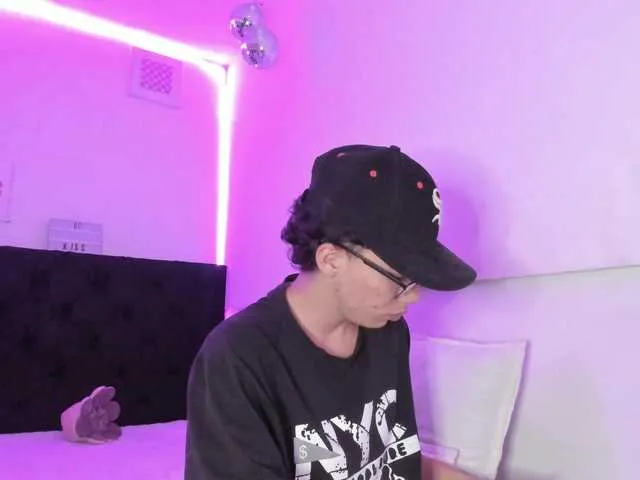 Live sex webcam photo for CHIMBOFER #278205486