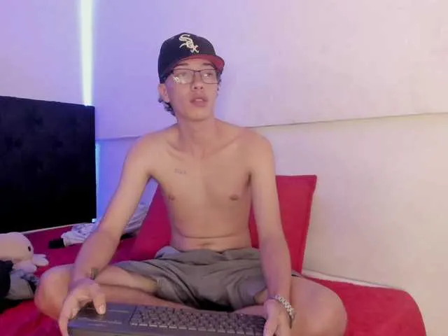 Live sex webcam photo for CHIMBOFER #278264272